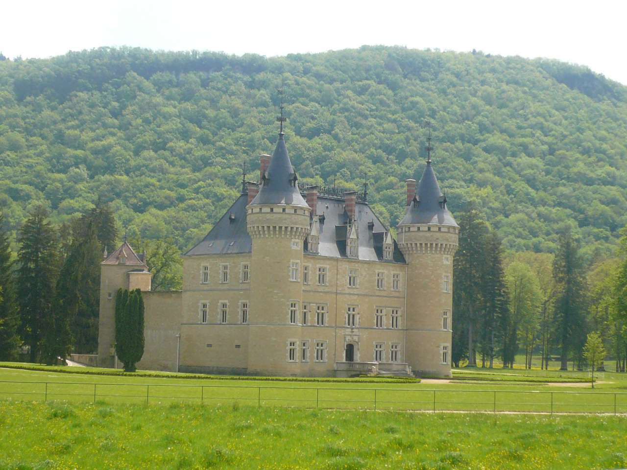 34 bedroom Chateau for sale, Jura,