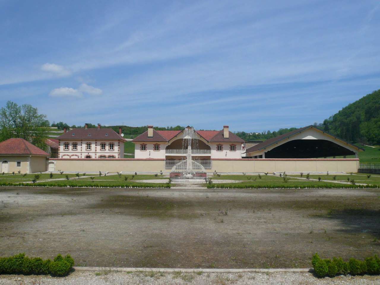 PRICE REDUCED – Only a 45 min drive from Geneva (90 km) or 10 mins by helic