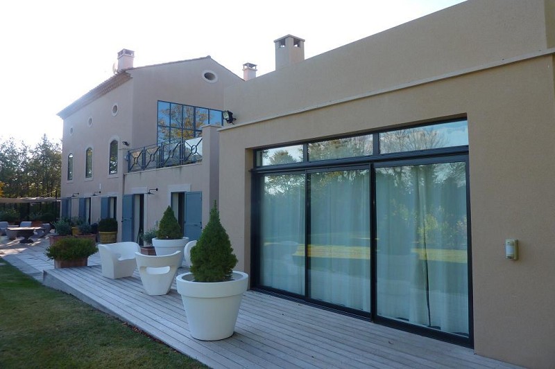 PRICE REDUCED – Located just 10 minutes from the city centre, 15 minutes fr