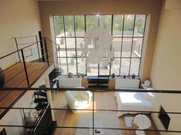 PRICE REDUCED – Located just 10 minutes from the city centre, 15 minutes fr