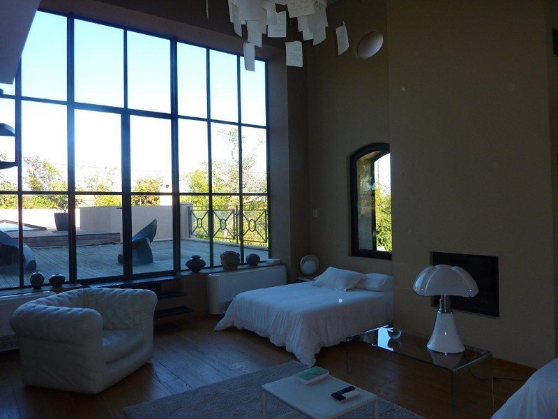 PRICE REDUCED – Located just 10 minutes from the city centre, 15 minutes fr