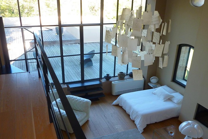 PRICE REDUCED – Located just 10 minutes from the city centre, 15 minutes fr