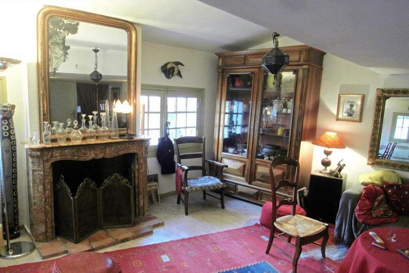 In the historical centre of Aix-en-Provence, a charming apartment of approx