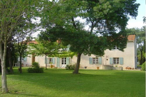 PRICE REDUCED – This property runs overs 1.5 hectares and offers a 19th Cen