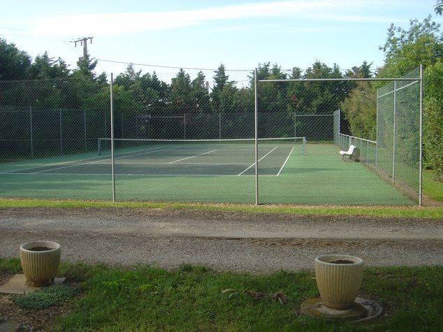 PRICE REDUCED – This property runs overs 1.5 hectares and offers a 19th Cen