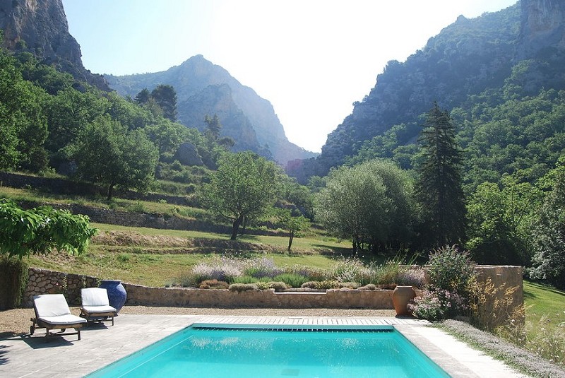 Just 2 minutes away from Moustiers Sainte Marie, in beautiful countryside,