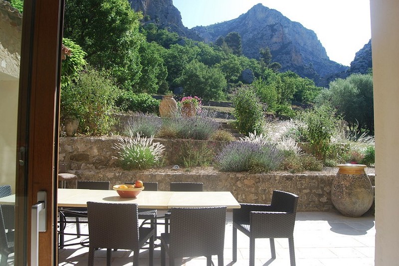 Just 2 minutes away from Moustiers Sainte Marie, in beautiful countryside,
