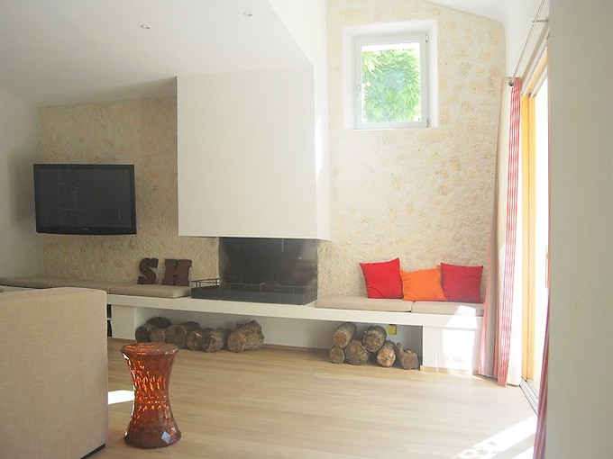 Just 2 minutes away from Moustiers Sainte Marie, in beautiful countryside,