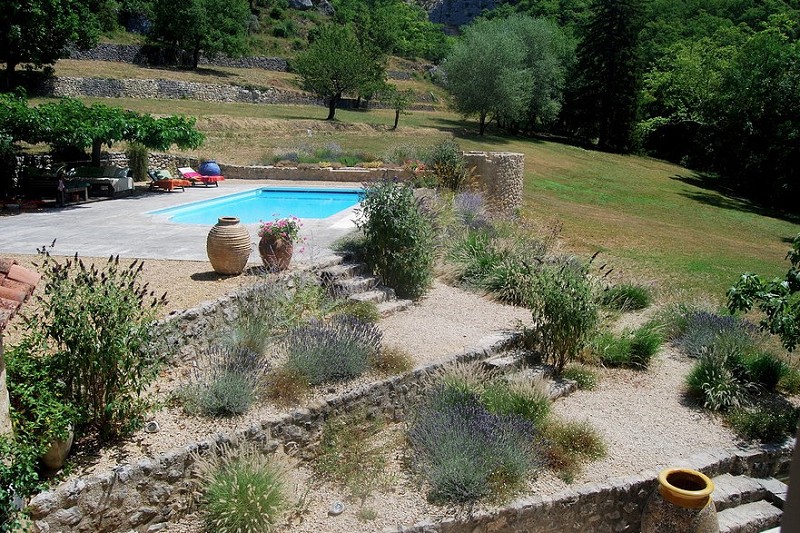 Just 2 minutes away from Moustiers Sainte Marie, in beautiful countryside,
