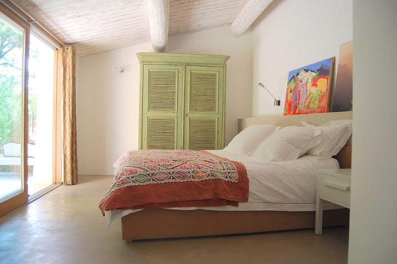 Just 2 minutes away from Moustiers Sainte Marie, in beautiful countryside,