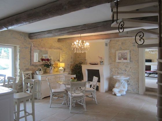 PRICE REDUCED – At the entrance of Greoux les Bains, 18th Century tastefull