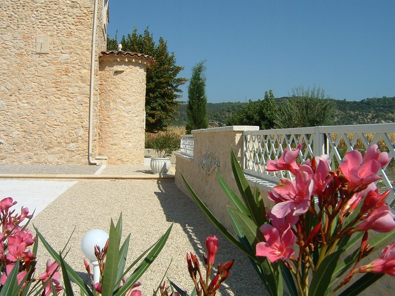 PRICE REDUCED – At the entrance of Greoux les Bains, 18th Century tastefull