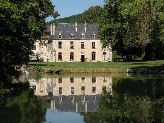 Exceptional abbey palace in Burgundy which has been converted into a hotel