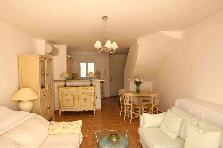 Attached South facing 2 bedroom villa, in a secure residence, just 400m fro