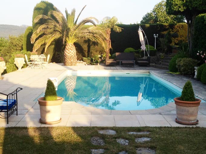 Steeped in history, this 17th Century Manor house is located close to the v