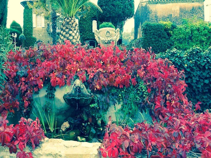 Steeped in history, this 17th Century Manor house is located close to the v