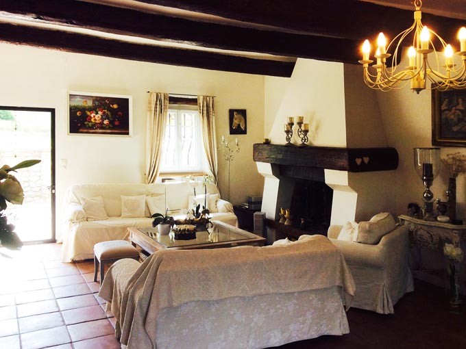 Steeped in history, this 17th Century Manor house is located close to the v