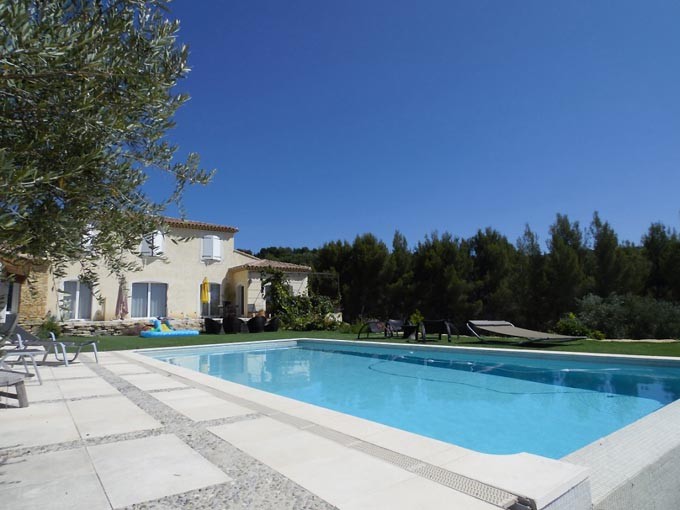 This is a delightful villa In a quiet area, overlooking the countryside and