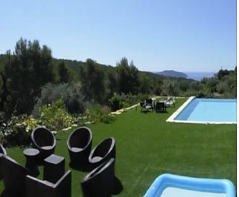 This is a delightful villa In a quiet area, overlooking the countryside and