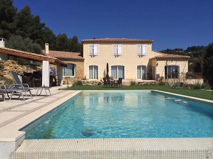 This is a delightful villa In a quiet area, overlooking the countryside and