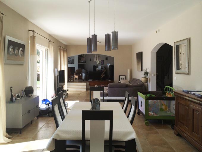 This is a delightful villa In a quiet area, overlooking the countryside and