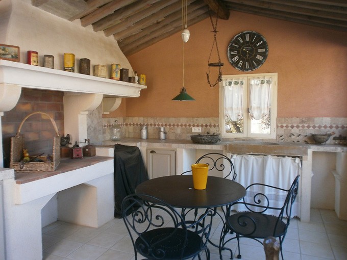 Charming Bastide property in the countryside close to Lorgues in the Var.2