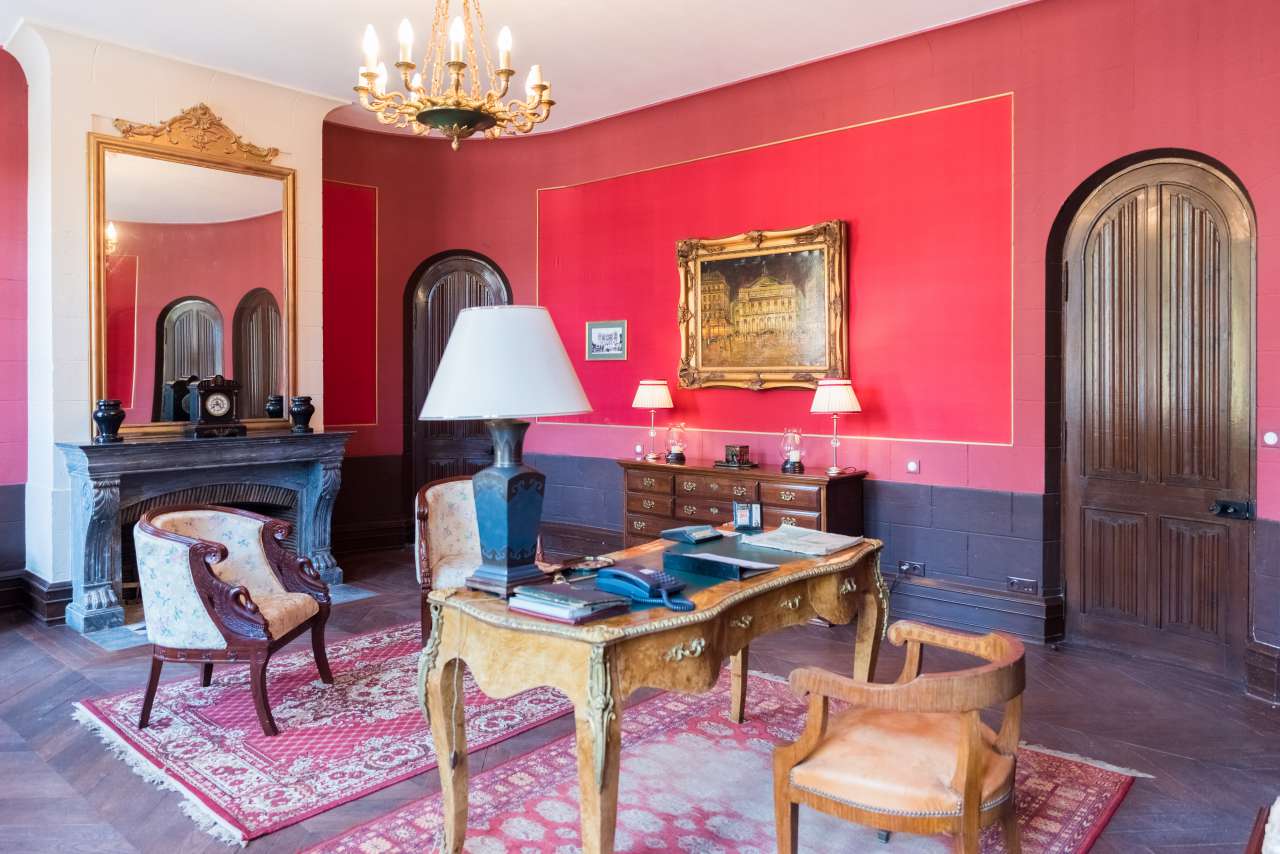 Spectacular castle located west of Paris, in Normandy, only 100km from Pari