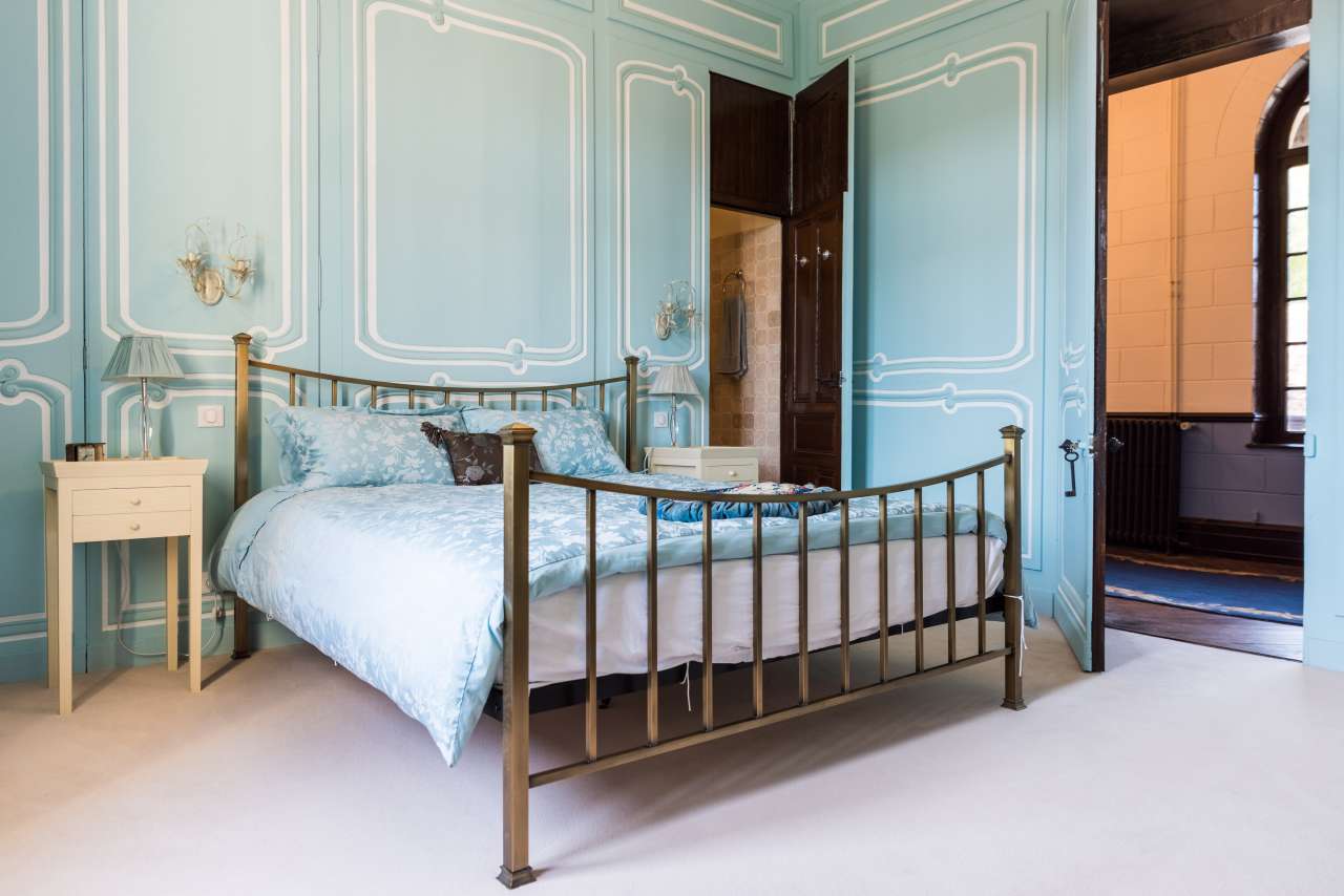 Spectacular castle located west of Paris, in Normandy, only 100km from Pari