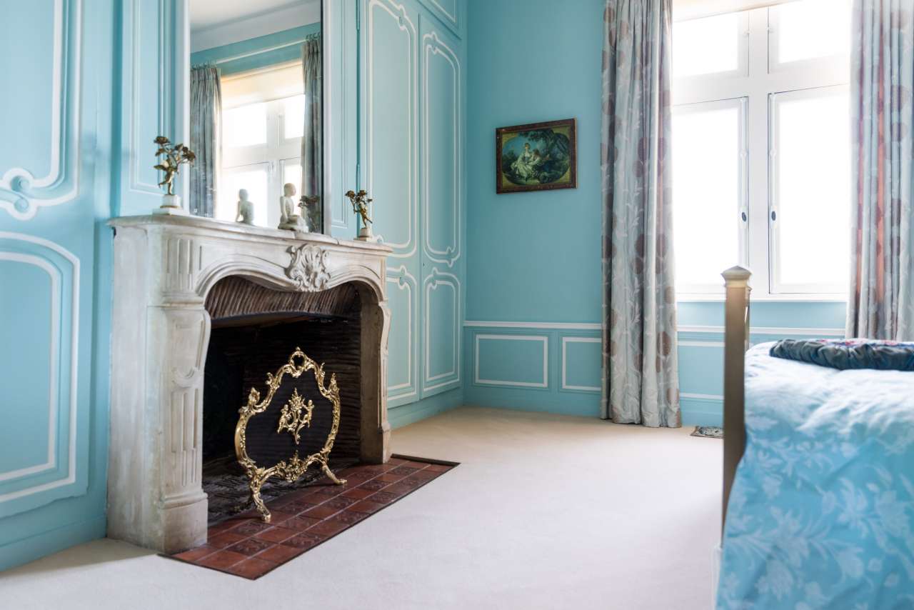 Spectacular castle located west of Paris, in Normandy, only 100km from Pari