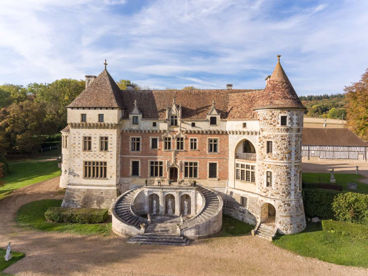 Spectacular castle located west of Paris, in Normandy, only 100km from Pari