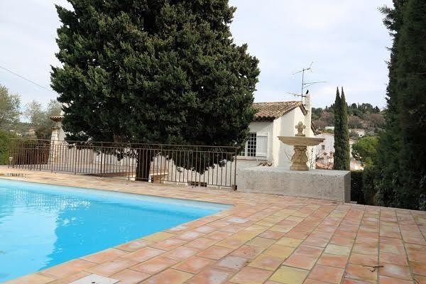 An impressive villa made of natural stone which consists of a unique proven