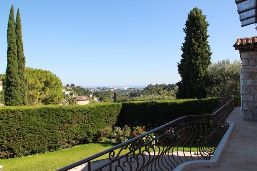 An impressive villa made of natural stone which consists of a unique proven