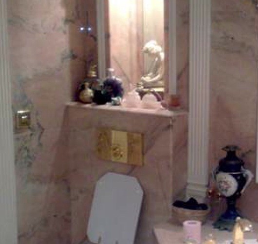 Rare opportunity to purchase a superb 2 bedroom apartment in an exclusive s