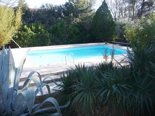 Lovely villa in a countryside setting , 45 minutes from Toulon in the Var h