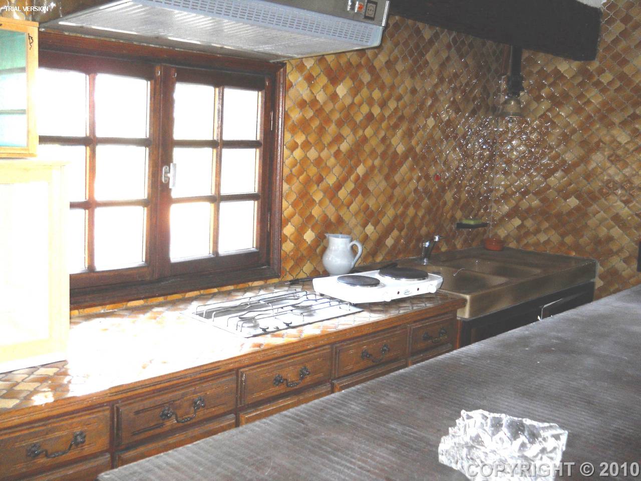 Beautiful Provencal villa in the southern Luberon area, just 5km from the f