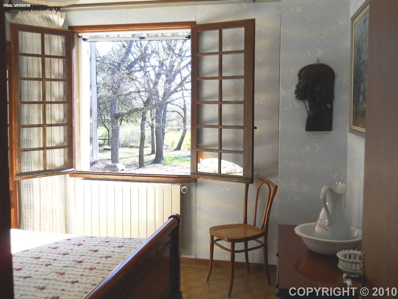 Beautiful Provencal villa in the southern Luberon area, just 5km from the f