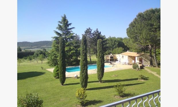Beautiful Provencal villa in the southern Luberon area, just 5km from the f