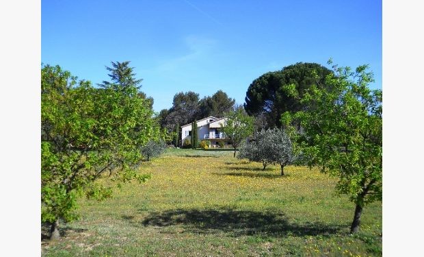 Beautiful Provencal villa in the southern Luberon area, just 5km from the f