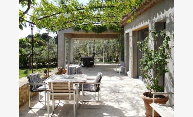Fabulous contemporary villa in the beautiful area of South Luberon in Prove