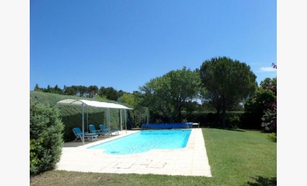 Delightful 3 bedroom villa with swimming pool close to Lourmarin in the Sou
