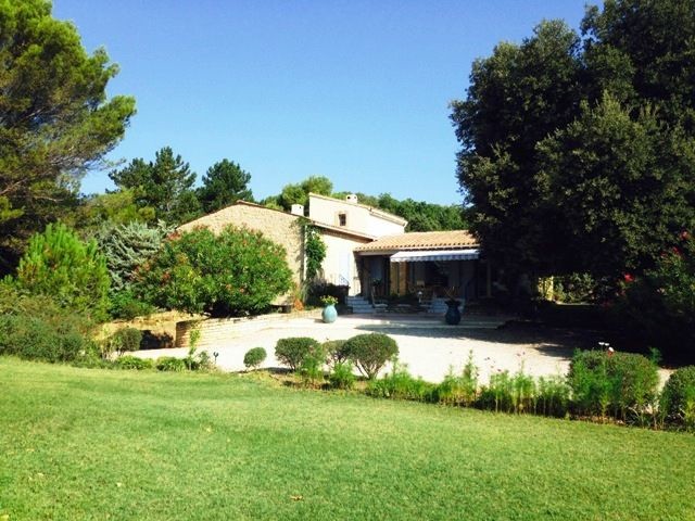Delightful 3 bedroom villa with swimming pool close to Lourmarin in the Sou