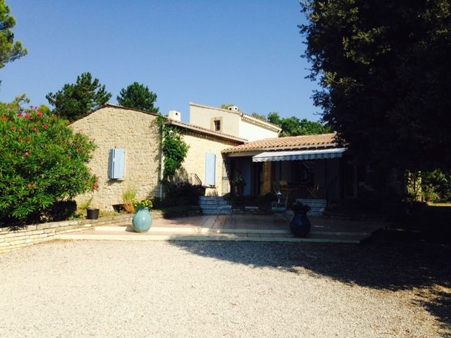 Delightful 3 bedroom villa with swimming pool close to Lourmarin in the Sou