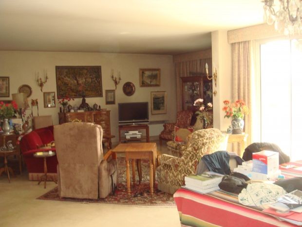 Quality T5 apartment with 136m2 of living space in a quiet location in the