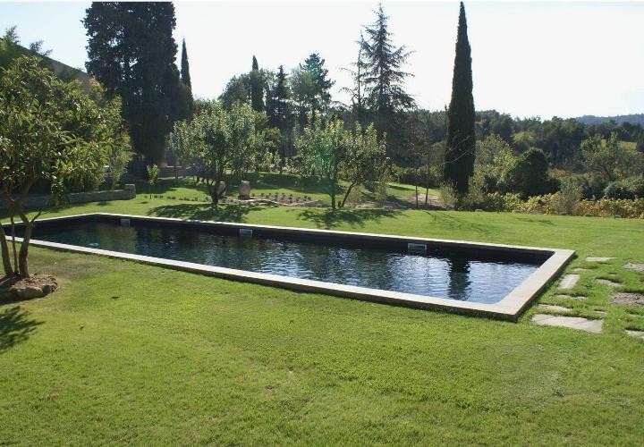 Beautiful historical estate with vineyard, located close to Carcassonne, wi