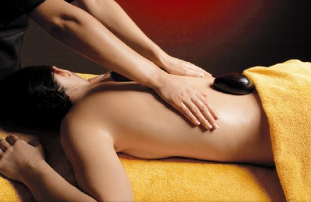 This elegant 5 star hotel in the 16th Arrondissement of Paris is an outstan