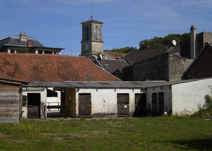 18th Century chateau located in Burgundy, at the edge of a village in a cha
