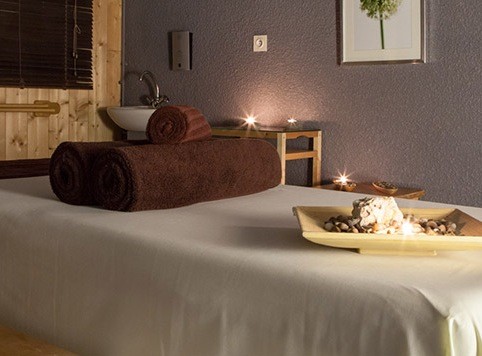 Attractive and beautifully situated 29 bedroom hotel in the pretty village