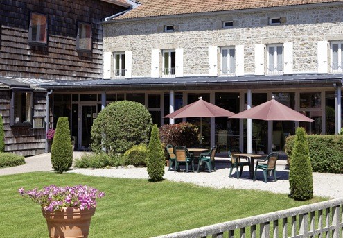 Attractive and beautifully situated 29 bedroom hotel in the pretty village