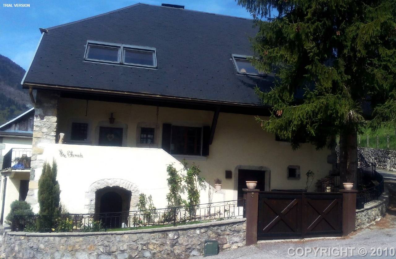 Lovely 17th Century village house in excellent condition situated in a priv