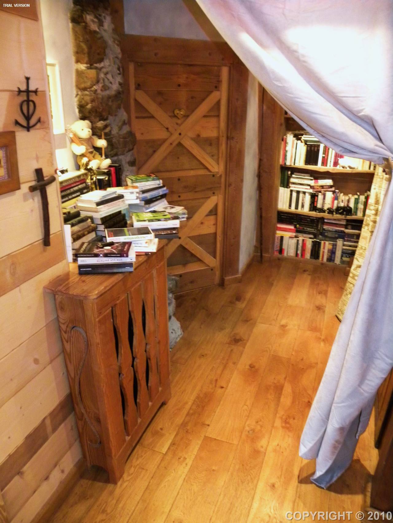 Lovely 17th Century village house in excellent condition situated in a priv